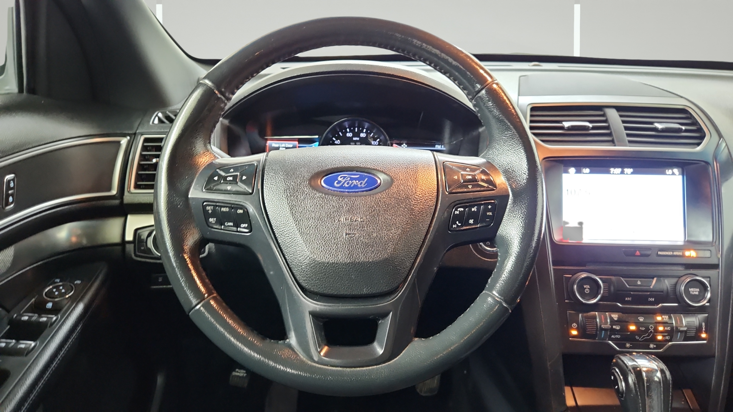 2018 Ford Explorer XLT - Photo 10