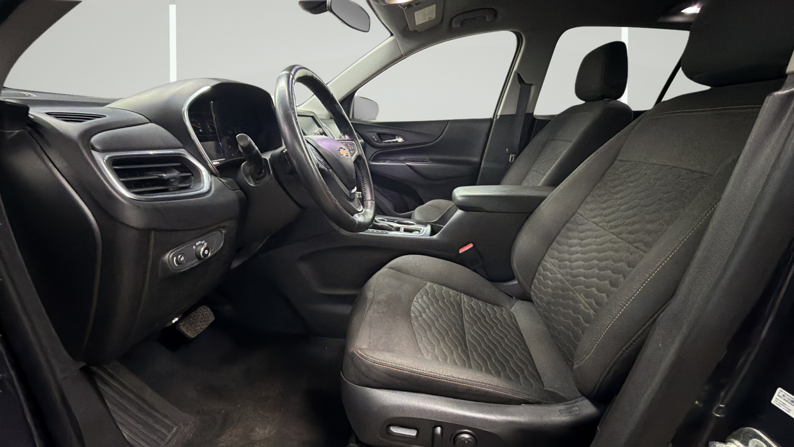 2018 Chevrolet Equinox LT - Photo 12