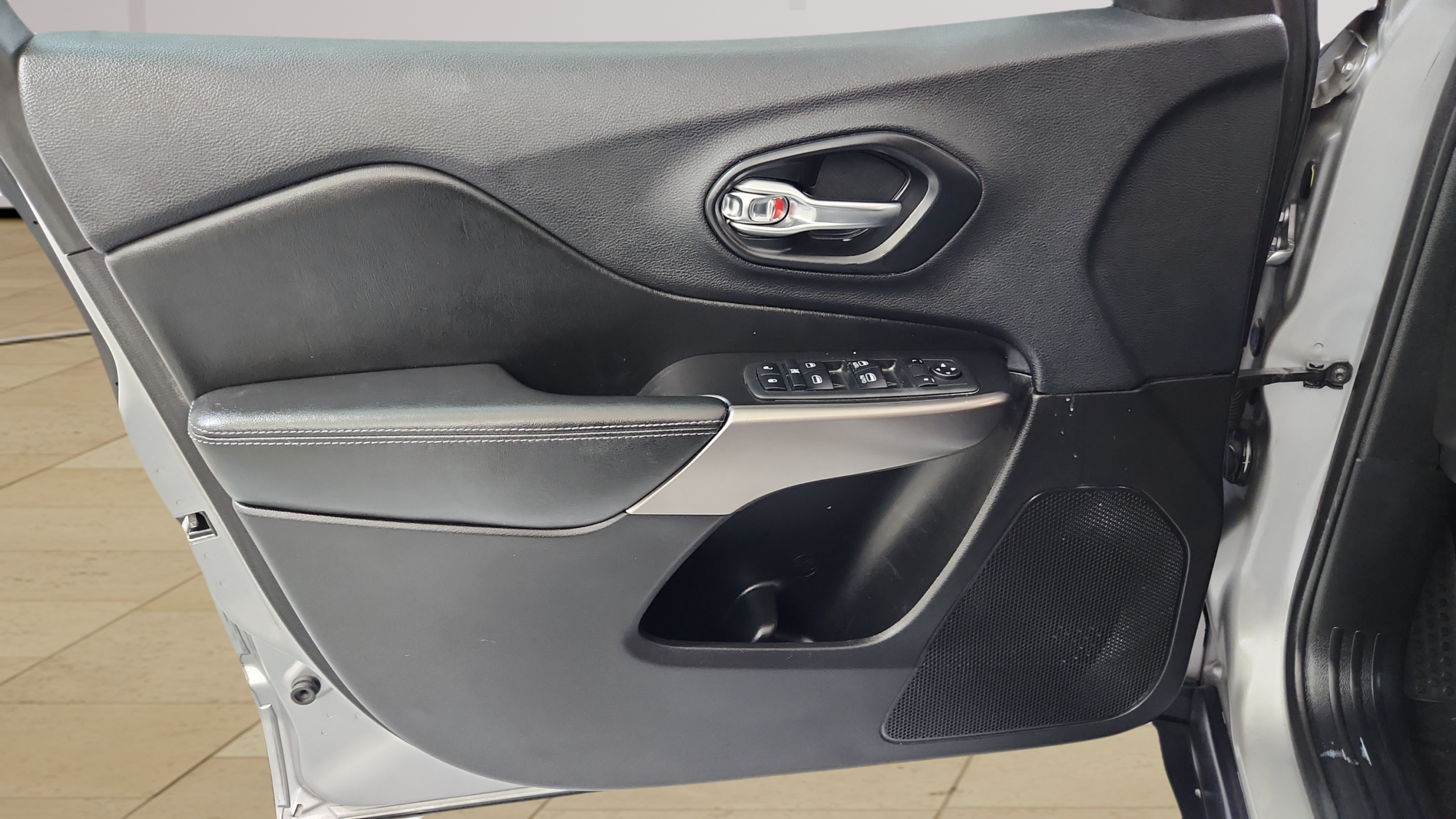 2019 Jeep Cherokee Latitude - Photo 13