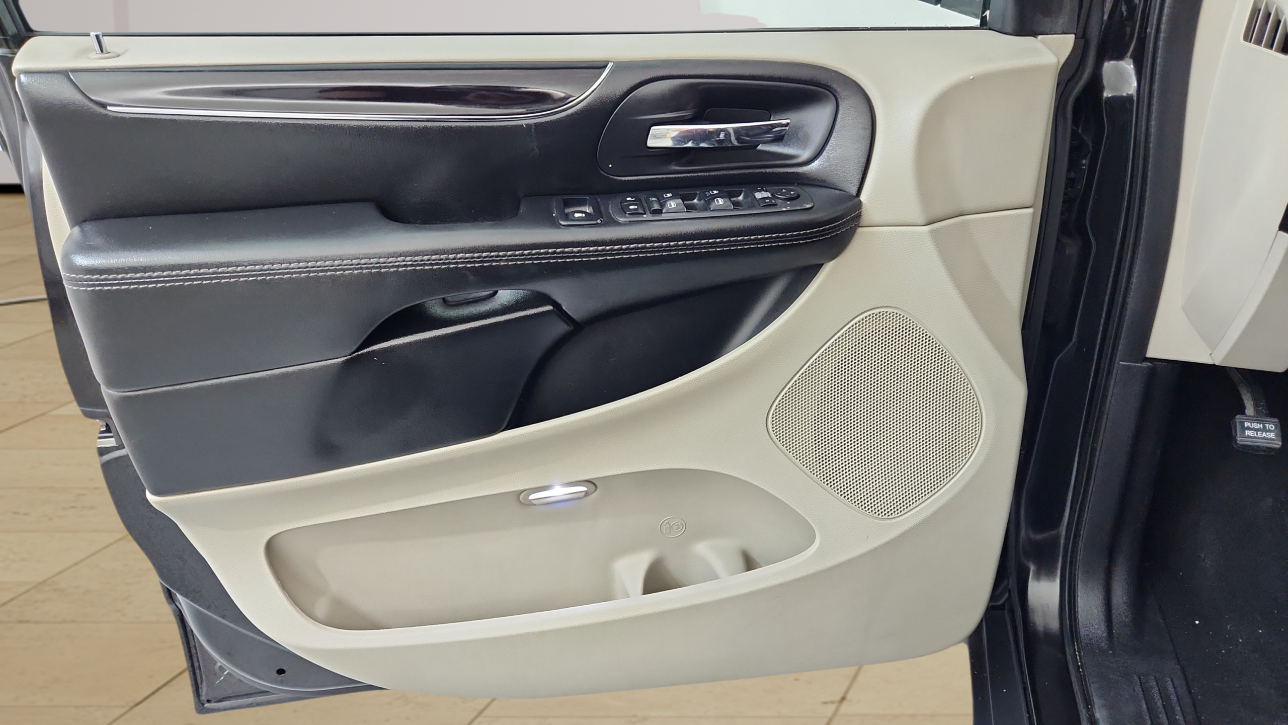 2019 Dodge Grand Caravan SXT - Photo 13